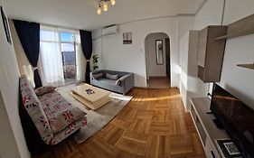 Two Rooms Central